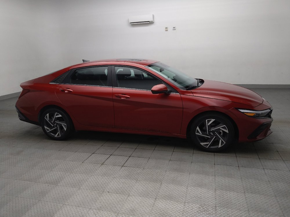 Used 2025 Hyundai Elantra SEL FWD image 11