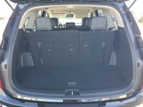 Used 2024 Kia Telluride LX image 7