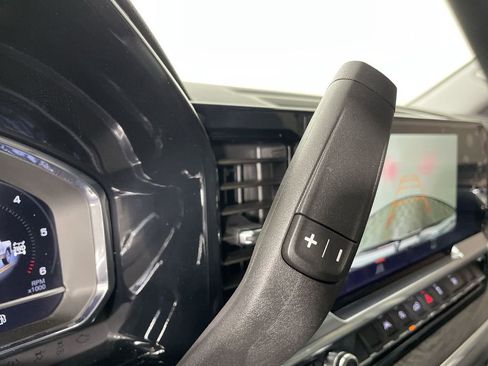 Used 2025 GMC Sierra 1500 SLT image 15