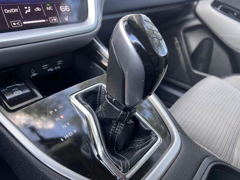 Used 2022 Subaru Outback Premium image 16