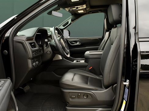 Used 2022 Chevrolet Tahoe Z71 w/ Luxury Package image 9