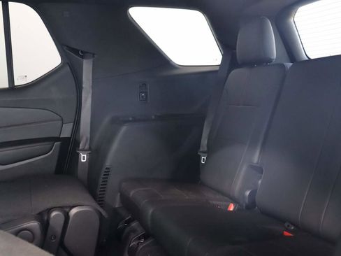 Used 2023 Chevrolet Traverse RS FWD image 17