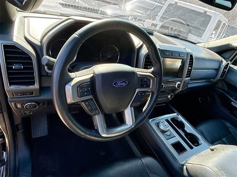 Used 2021 Ford Expedition XLT image 12
