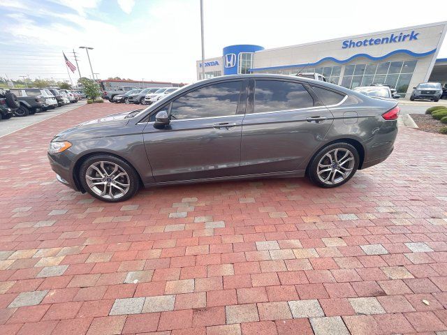 Used 2017 Ford Fusion SE w/ Equipment Group 201A FWD image 29