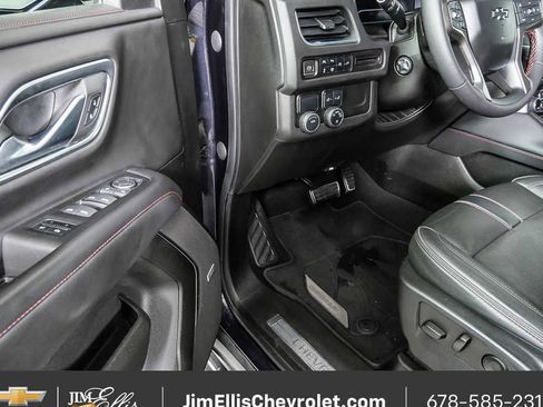 Used 2022 Chevrolet Suburban RST w/ Luxury Package image 8