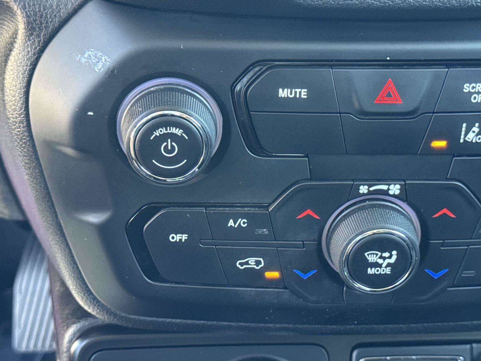 Certified 2023 Jeep Renegade Latitude AWD/4WD image 23