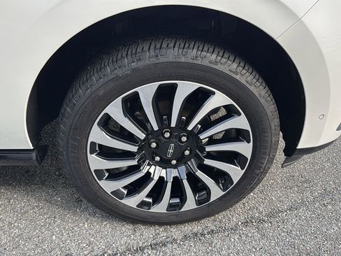 Used 2023 Lincoln Navigator L Black Label image 37