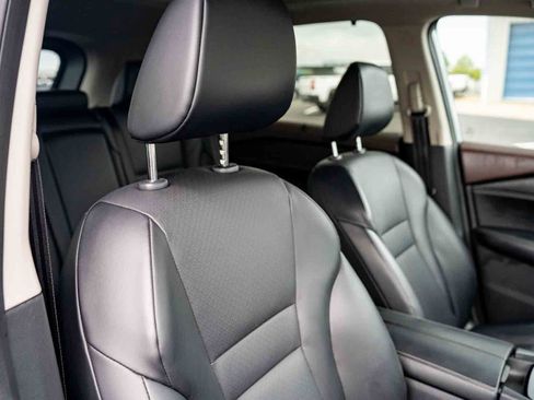 Used 2023 Nissan Rogue SV w/ SV Premium B Package FWD image 28