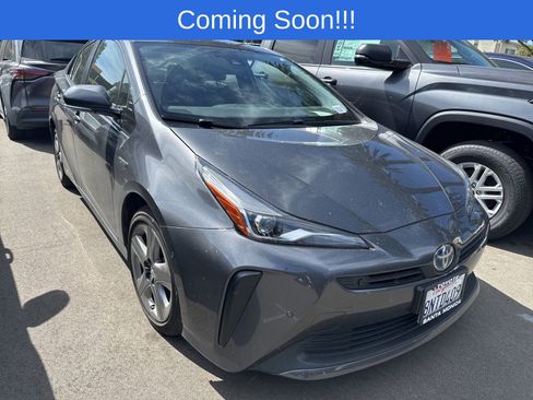 Used 2020 Toyota Prius XLE FWD image 1