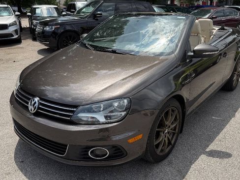 Used 2013 Volkswagen Eos Komfort FWD image 1