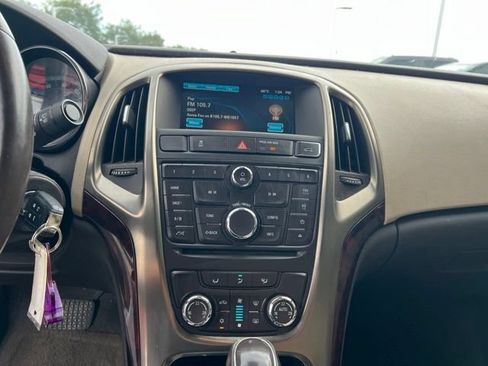 Used 2013 Buick Verano FWD image 16