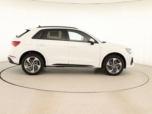 New 2025 Audi Q3 2.0T Premium image 8