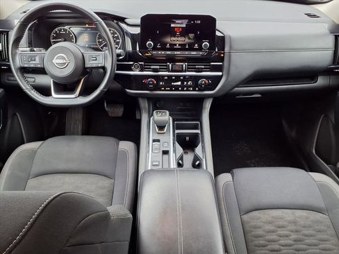 Used 2024 Nissan Pathfinder SV image 34