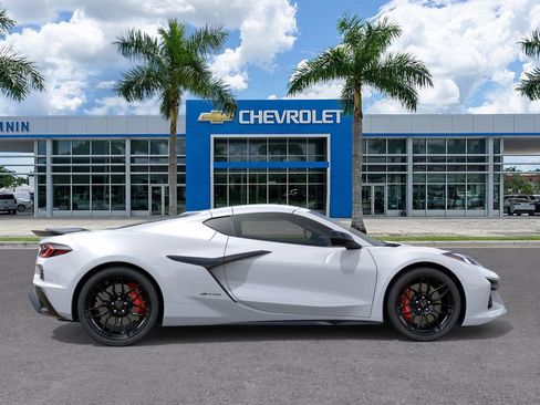 Used 2025 Chevrolet Corvette Z06 image 5