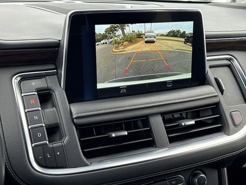 Used 2023 Chevrolet Suburban Premier image 25