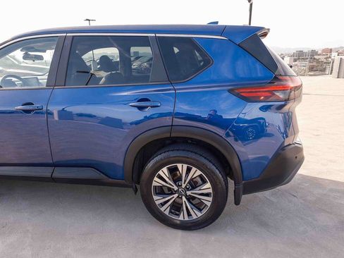 Used 2023 Nissan Rogue SV FWD image 8