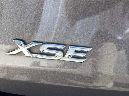 Used 2022 Toyota Sienna XSE FWD image 6