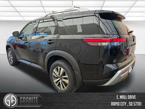 New 2025 Nissan Pathfinder SL w/ Black Appearance Package image 3