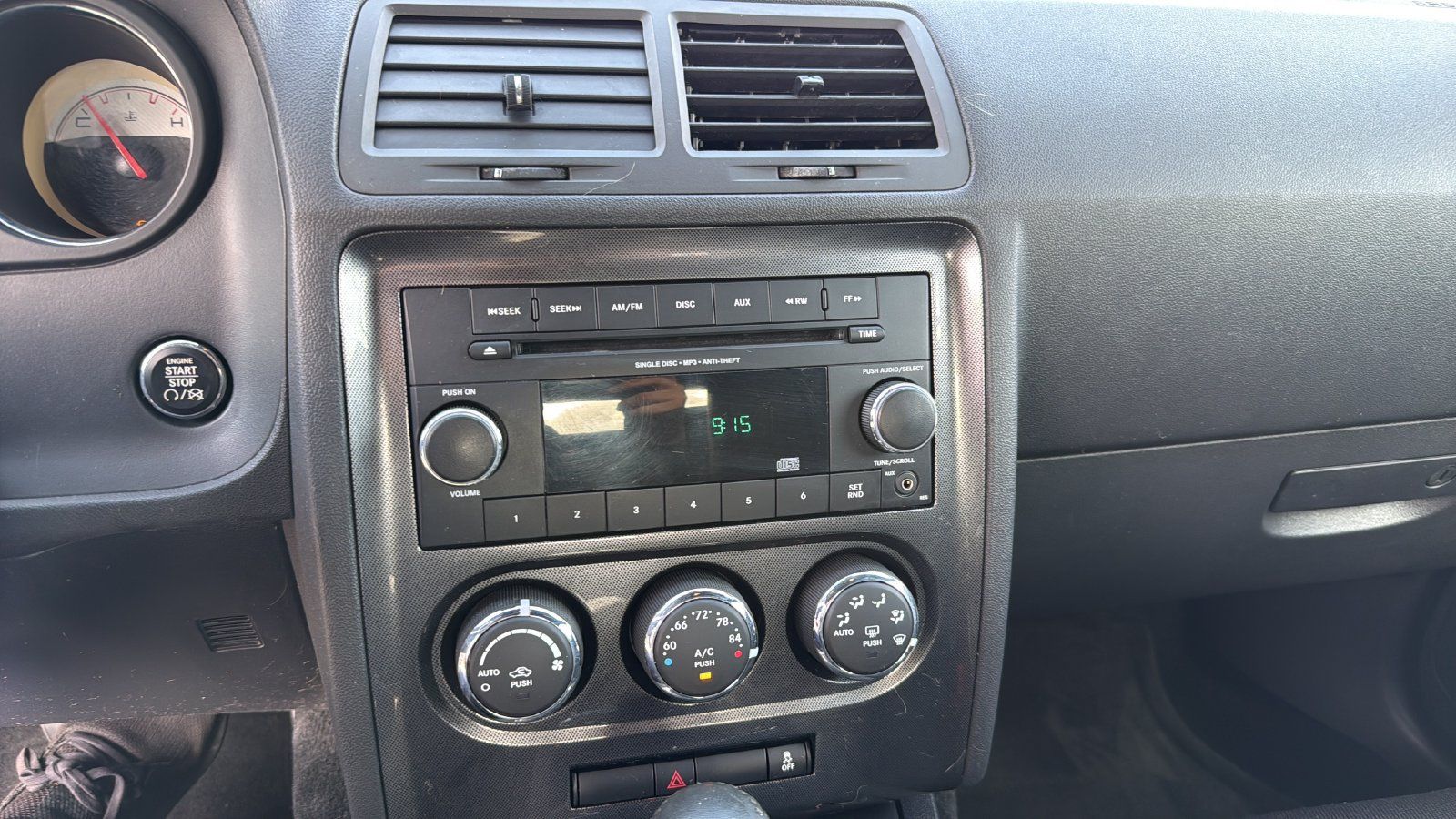Used 2014 Dodge Challenger SXT RWD image 18