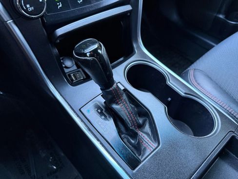 Used 2017 Toyota Camry SE image 19