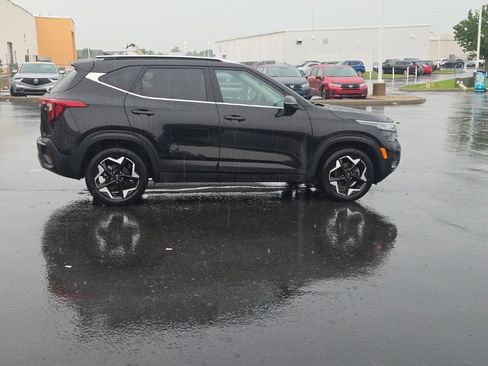 Used 2025 Kia Seltos EX w/ EX Sunroof Package FWD image 8