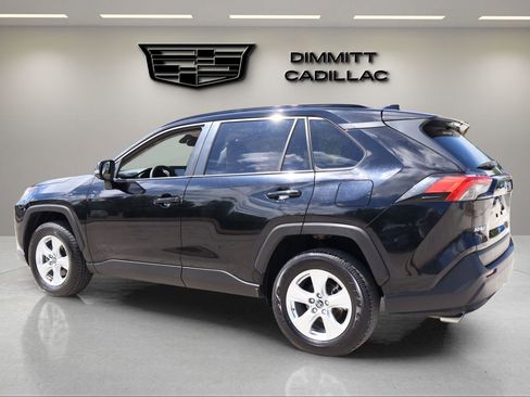 Used 2020 Toyota RAV4 XLE FWD image 3