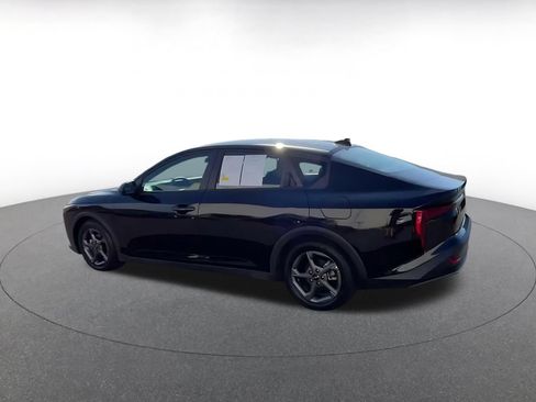 Used 2025 Kia K4 FWD image 9