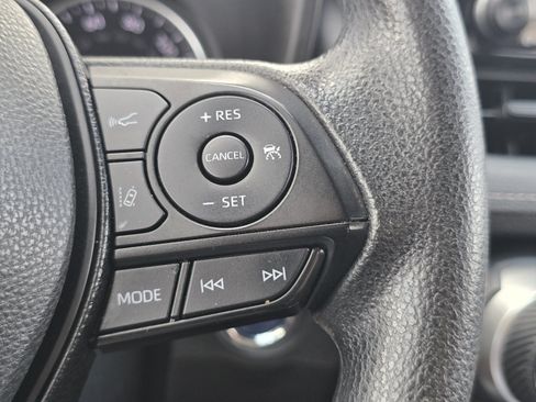 Certified 2019 Toyota RAV4 XLE w/ Convenience Package AWD/4WD image 33