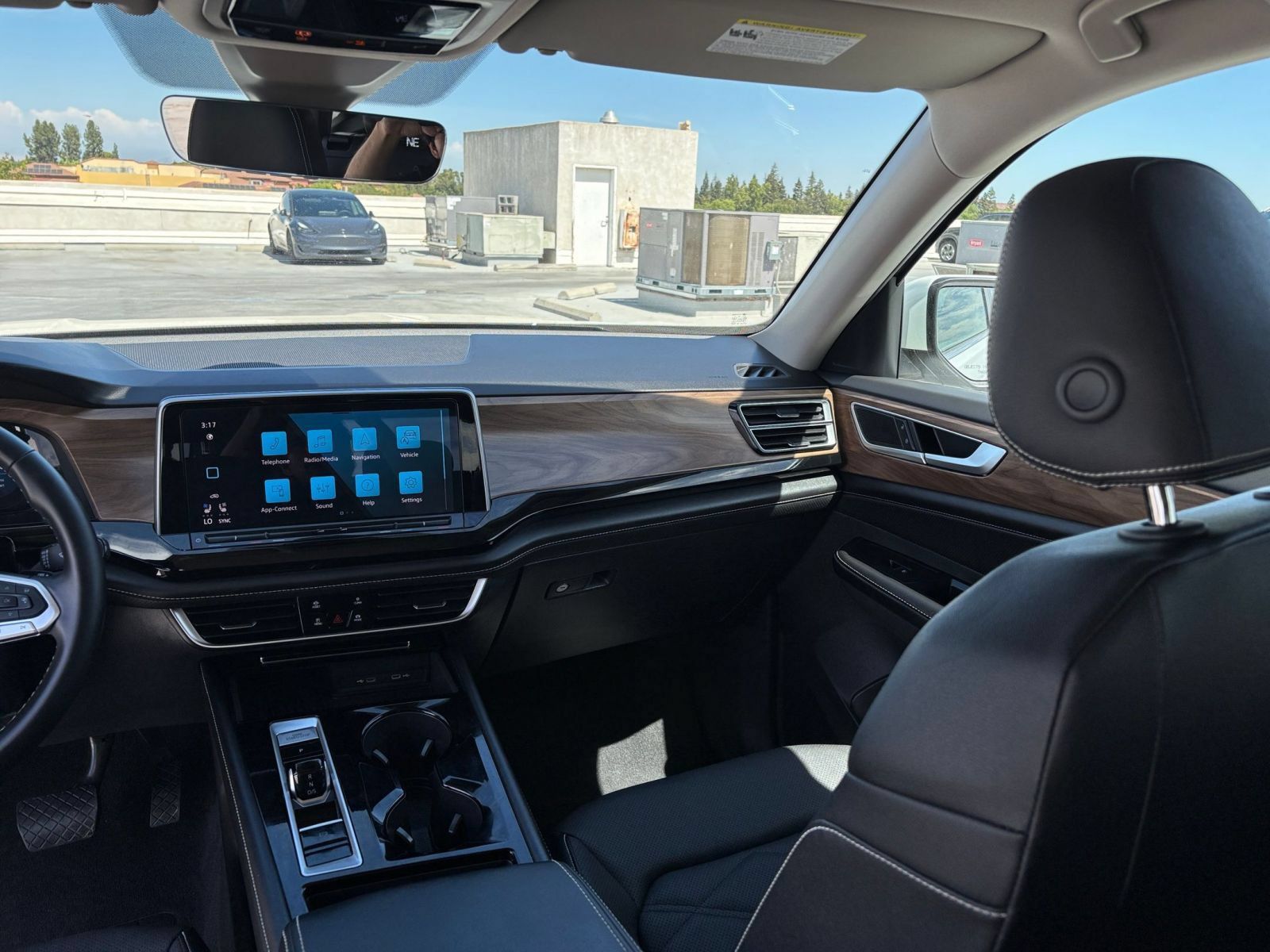 Used 2026 Volkswagen Atlas SE FWD image 37