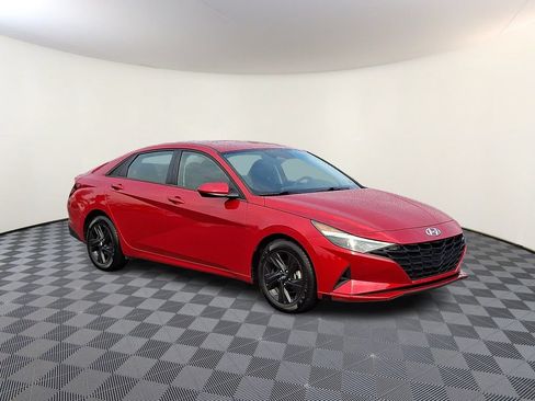 Used 2022 Hyundai Elantra SEL FWD image 1