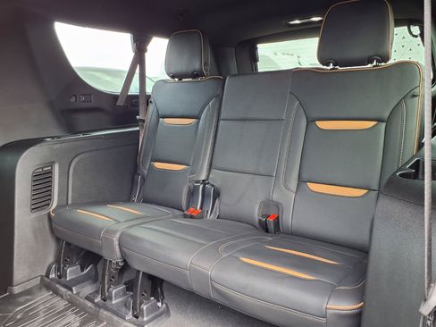 Used 2024 GMC Yukon XL AT4 w/ Technology Package AWD/4WD image 22