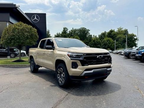 Used 2024 Chevrolet Colorado Z71 w/ Z71 Convenience Package 2 AWD/4WD image 1