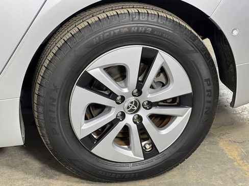 Used 2017 Toyota Prius Two w/ Prius Two Safety Plus Package image 34