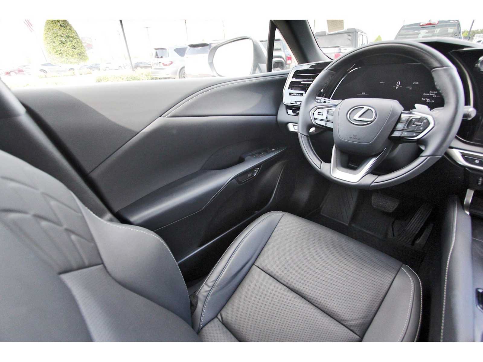 Used 2025 Lexus RX 350 Premium w/ Convenience Package FWD image 6