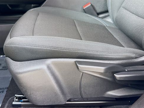 Used 2025 Chevrolet Equinox EV LT image 20