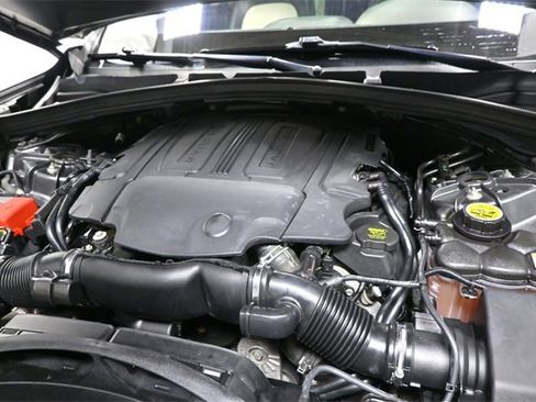 Used 2017 Jaguar F-PACE R-Sport image 33