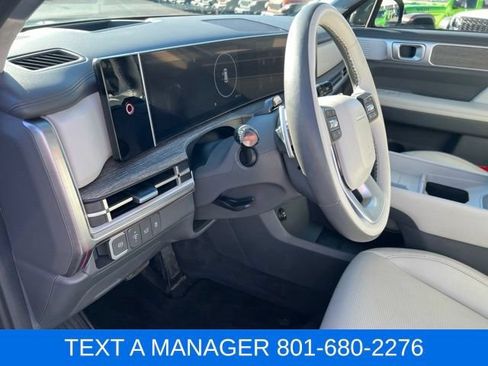 Used 2025 Hyundai Santa Fe Calligraphy AWD/4WD image 17