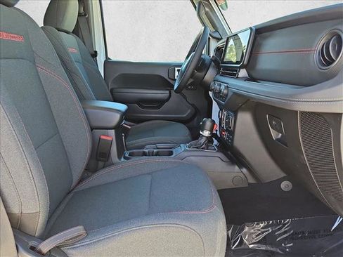 Used 2025 Jeep Wrangler Unlimited Rubicon AWD/4WD image 21