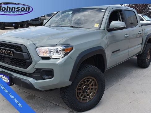 Used 2022 Toyota Tacoma SR5 w/ Trail Edition AWD/4WD image 1