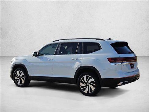 Used 2025 Volkswagen Atlas SE FWD image 8