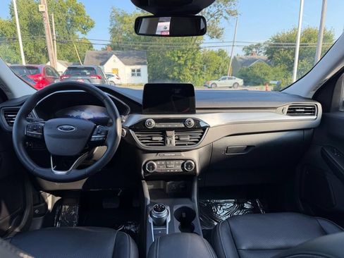 Used 2022 Ford Escape Titanium AWD/4WD image 22