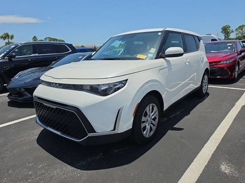 Certified 2024 Kia Soul LX FWD image 6