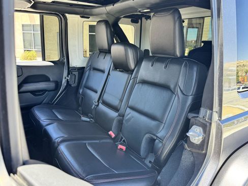 Used 2021 Jeep Wrangler Unlimited Rubicon AWD/4WD image 27