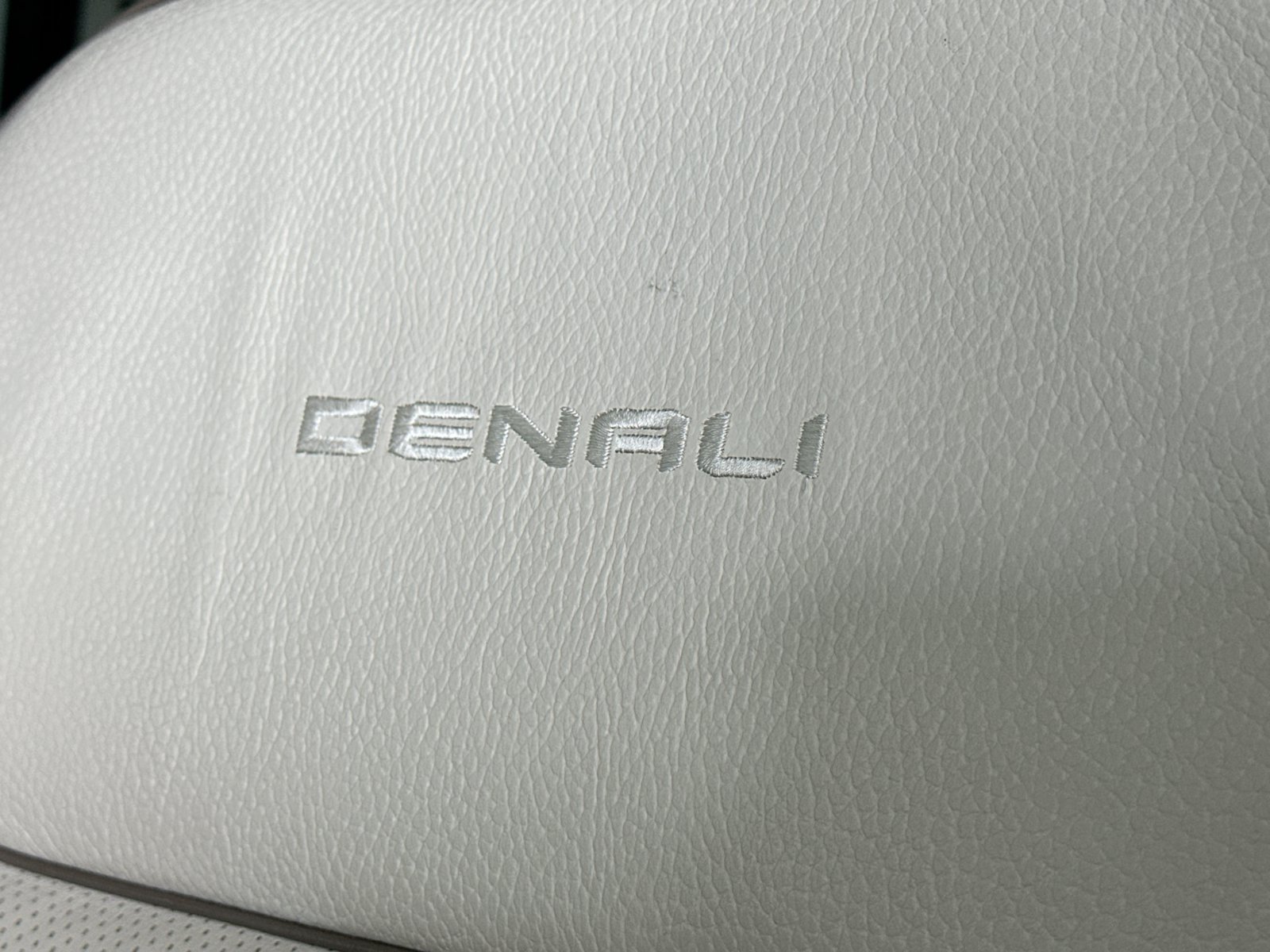 Used 2023 GMC Yukon XL Denali w/ LPO, Floor Liner Package AWD/4WD image 37