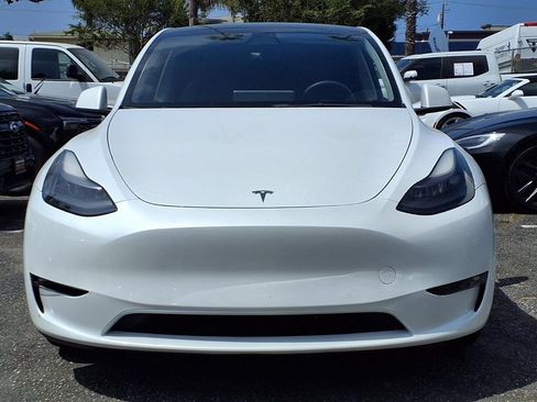 Used 2022 Tesla Model Y Performance AWD/4WD image 2