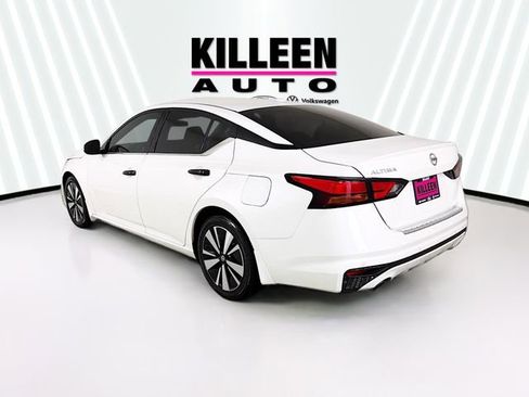 Used 2022 Nissan Altima 2.5 SL FWD image 5