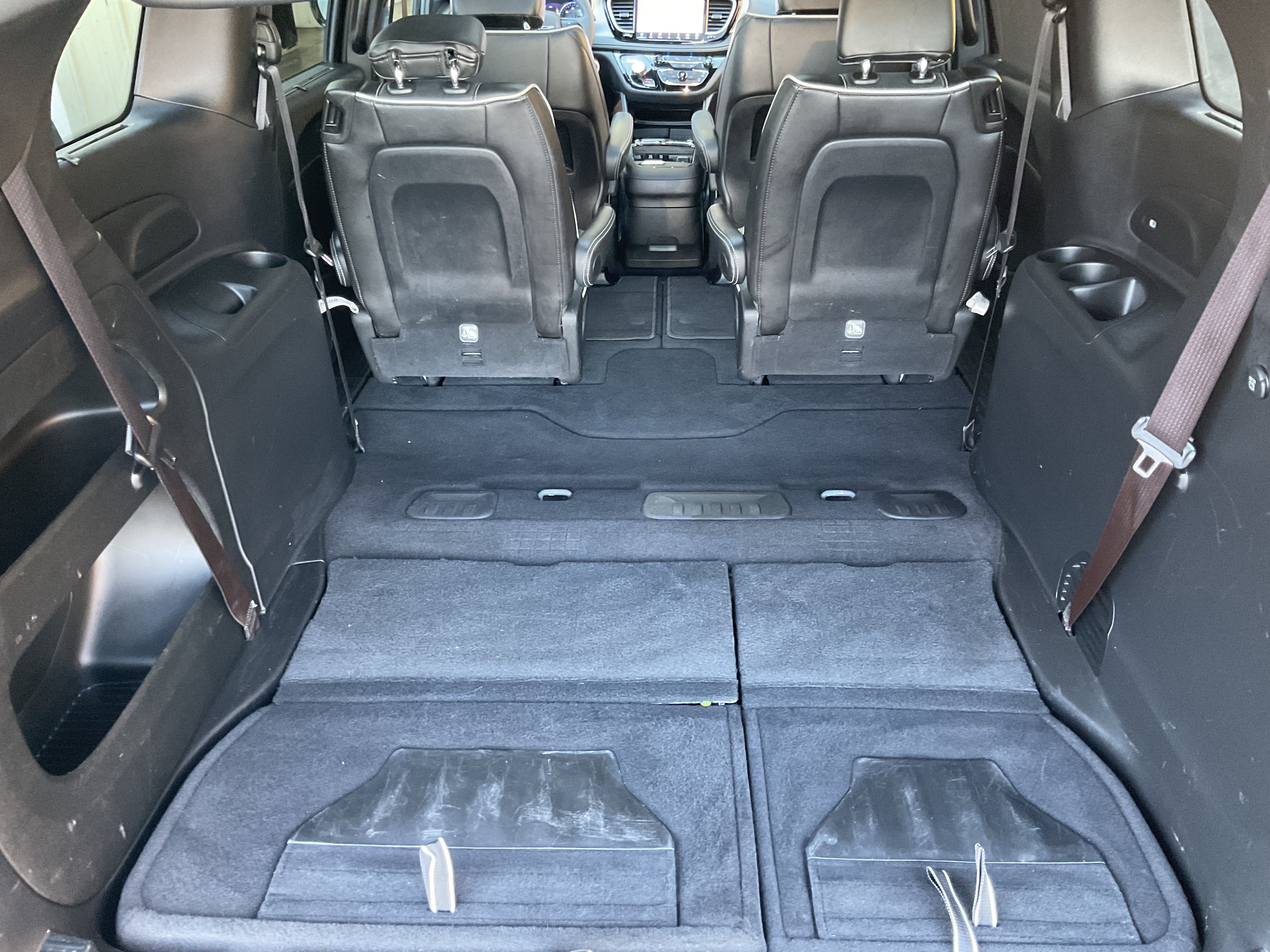 Used 2025 Chrysler Pacifica Limited FWD image 47