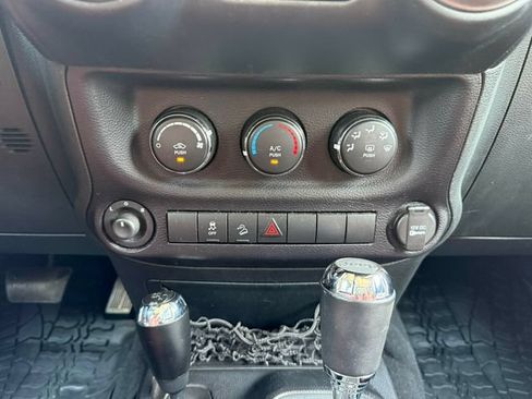 Used 2015 Jeep Wrangler Unlimited Sport w/ Quick Order Package 24S AWD/4WD image 23