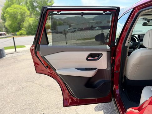Used 2024 Nissan Rogue SL w/ SL Premium Package AWD/4WD image 25