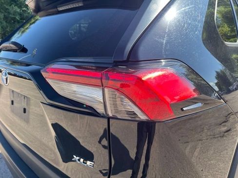 Used 2025 Toyota RAV4 XLE FWD image 11